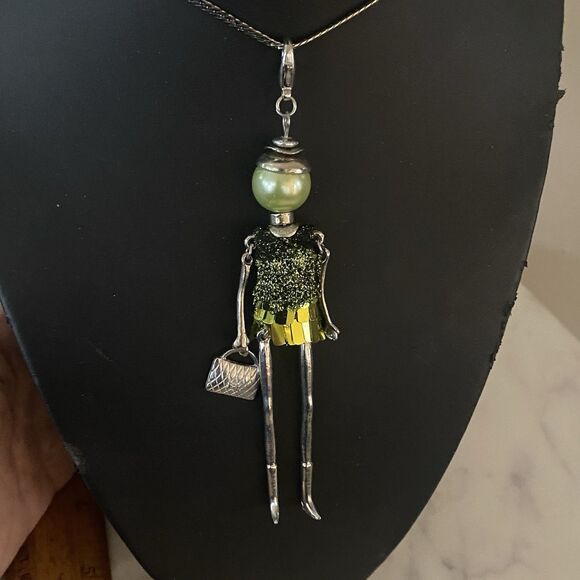 French Fashion Doll Dangling Pendant Necklace Silver Tone Beaded Dress Bag Green - Picture 5 of 12